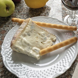 青カビ チーズ ゴルゴンゾーラチーズ ドルチェ DOP 500g イタリア産 毎週水・金曜日発送
