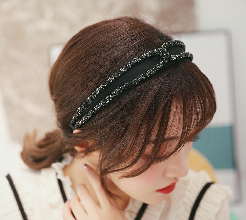 樂天商城 - ヘアーアクセサリー　 カチューシャ　キラキラ　花柄　気質 百掛け sweet系 姫系　お嬢様　ヘアバンド ヘッドバンド ヘアピン プレスヘア カジュアル 上品 大人 かわいい おしゃれ フォーマル 二次会 結婚式 お呼ばれ 韓国ファッション
