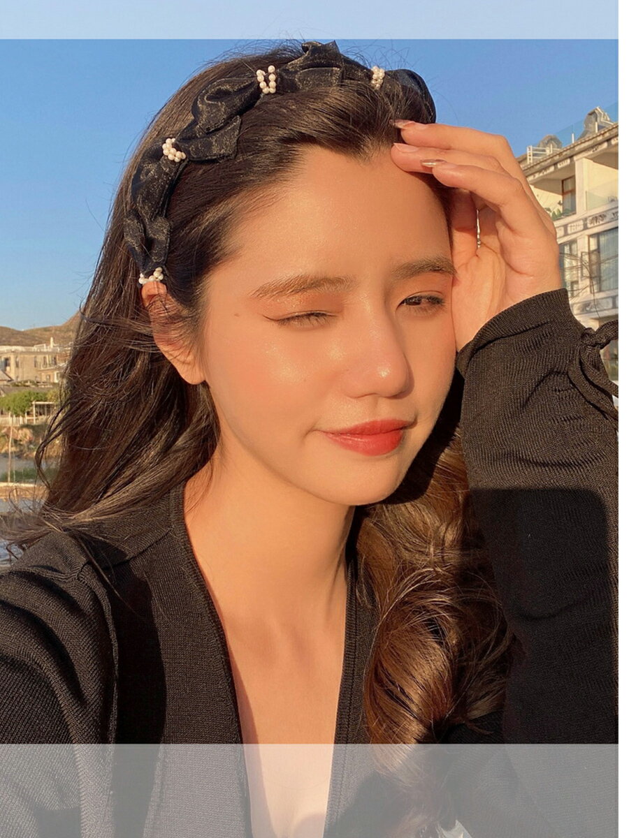 ヘアーアクセサリー カチューシャ キラキラ 気質 百掛け 耳痛ない sweet系 姫系 お嬢様 ヘアバンド ヘッドバンド ヘアピン プレスヘア カジュアル 上品 大人 かわいい おしゃれ フォーマル 二次会 結婚式 お呼ばれ 韓国ファッション