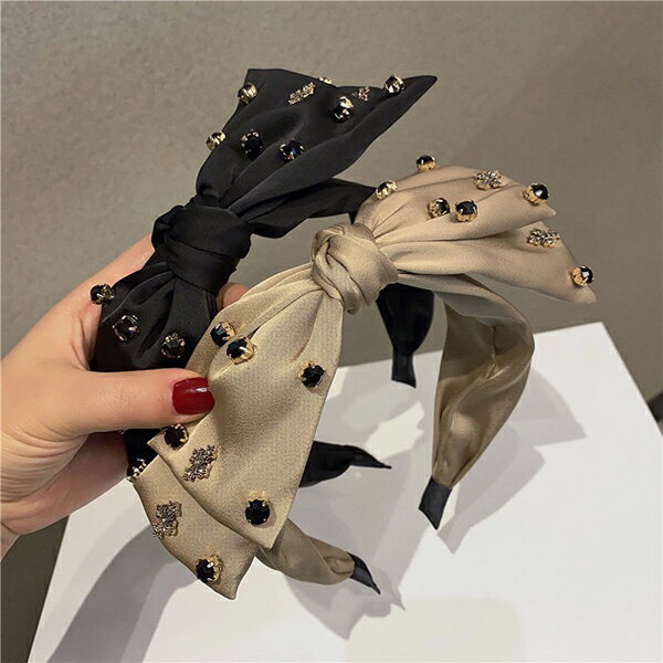 ヘアーアクセサリー カチューシャ 人気 流行 気質 百掛け sweet系 姫系 お嬢様 ヘアバンド ヘッドバンド ヘアピン プレスヘア カジュアル 上品 大人 かわいい おしゃれ フォーマル 二次会 結婚式 お呼ばれ 韓国ファッション