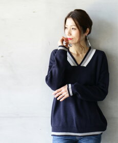 Vネックニットトップス。ネイビー。前後Vで抜け感を。2/2122時販売新×メール便不可