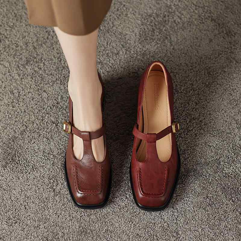 パンプス レディース フレンチスタイル レトロ スクエアトゥ 浅履き Tストラップ 細ヒール ミドルヒール ソフトラムレザー 本革 通勤 ビジネス オフィス 春秋 おしゃれで快適な履き心地の上品デザイン