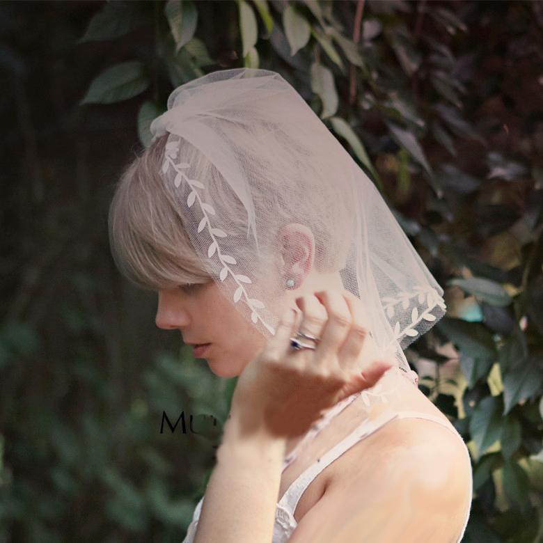 ウェディング ベール ボタニカル 韓国 ショート丈 結婚式 披露宴 セレモニー 前撮り シンプル シースルー 透け感 シフォン コーム ヘッドドレス 白