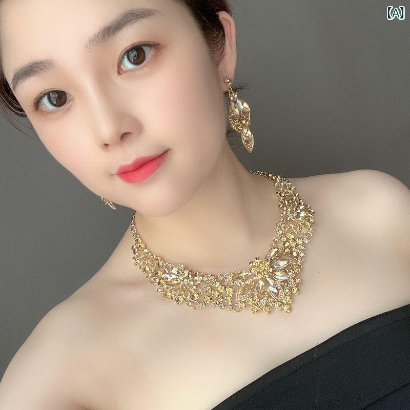 チョーカー レディース ネックレス アクセサリー 首飾り 大ぶり ギフト 鎖骨 チェーン キラキラ ストーン 華やか おしゃれ シャンパンカラー 紫 赤 ドレスアップ