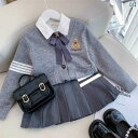 女の子 キッズ プリーツスカート 春秋 カレッジ 上下セット 大きめサイズ セーター 長袖 ポケット ボタン くま 刺繡 グレー 紺