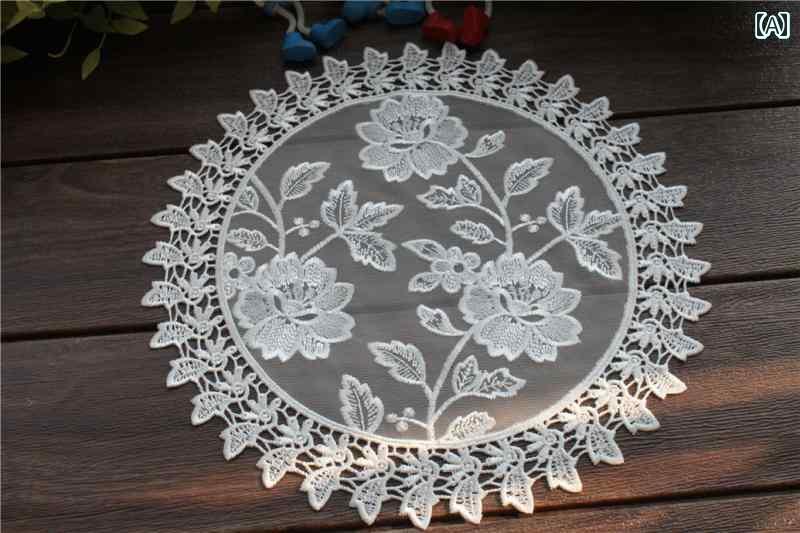 テーブルセンター レース 北欧 ラウンド インテリア ダイニング 花瓶 装飾 クロス おしゃれ アメリカン カントリー 花柄 ベージュ 茶