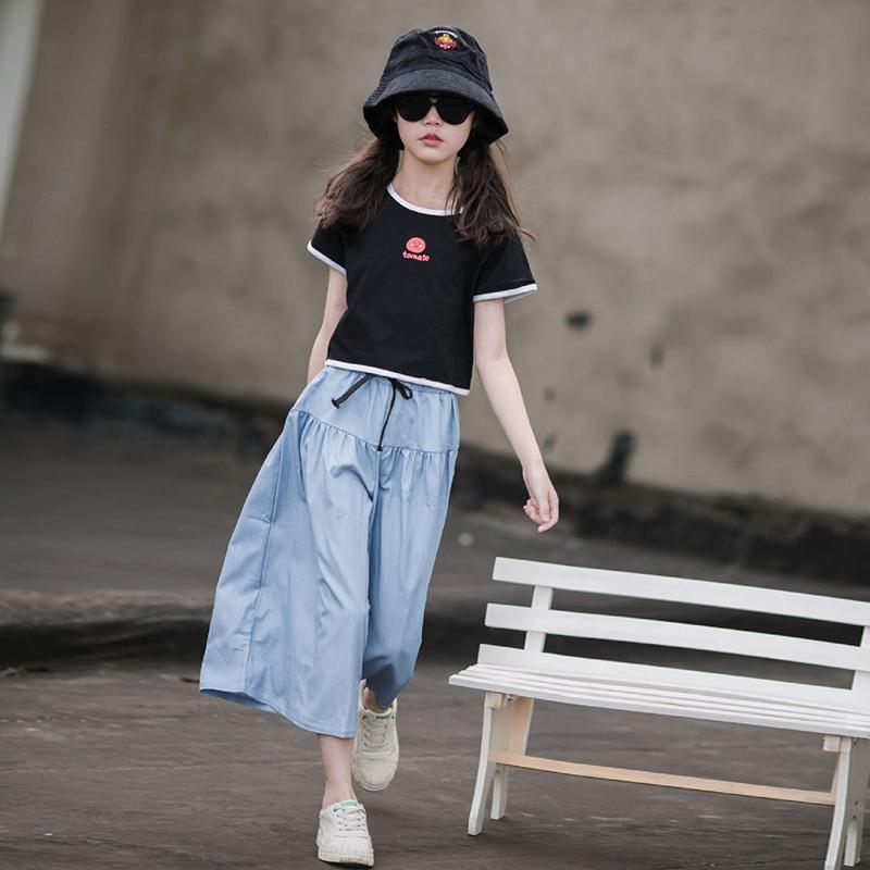 ・生地: デニム・スタイル: 韓国風・ウエスト: ハイウエスト・性別: 女性用・カラー展開: レッド、ブラック、ミディアムブルー、ライトブルーデニム・ウエストタイプ: ゴム・参考身長: 110cm、120cm、130cm、140cm、150cm、160cm、165cm・厚さ: 薄手・丈: 七分丈・カテゴリ: カジュアルパンツ・素材: テンセル70%、綿30%・機能: 通気性