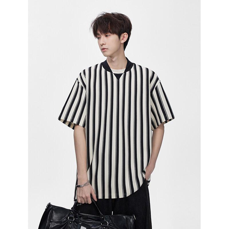 ・スタイル: トレンドカジュアル・対象: ティーン・ネックライン: クルーネック・袖丈: 半袖・袖のタイプ: レギュラー・着丈: レギュラー丈・フィット: ゆったり・厚さ: 薄手・素材: ポリエステル962%、ポリウレタン38%・柄: ストライプ・加工: 刺繡・着用シーン: カジュアル・カラー展開: オフホワイト、グレー・サイズ展開: M、L、XL、2XL、3XL