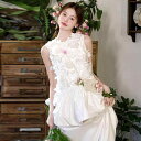 ウェディングドレス 花嫁 フランス風 高級感 上品 すっきりとしたデザイン サテン生地 結婚式 入籍 前撮り フォトウェディング 披露宴 二次会 お色直し パーティードレス 正装向け 長めの丈 Aライン 袖なし 白色 夏