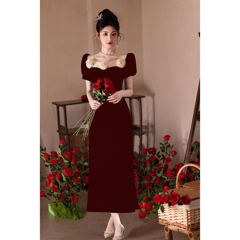 ドレス レディース 花嫁 ブライダル 婚約 イブニング パーティー 低身長向け 高級感 エレガント 個性 さりげない感 ワインレッド 半袖 スリム パフスリーブ スクエアネック 花飾り