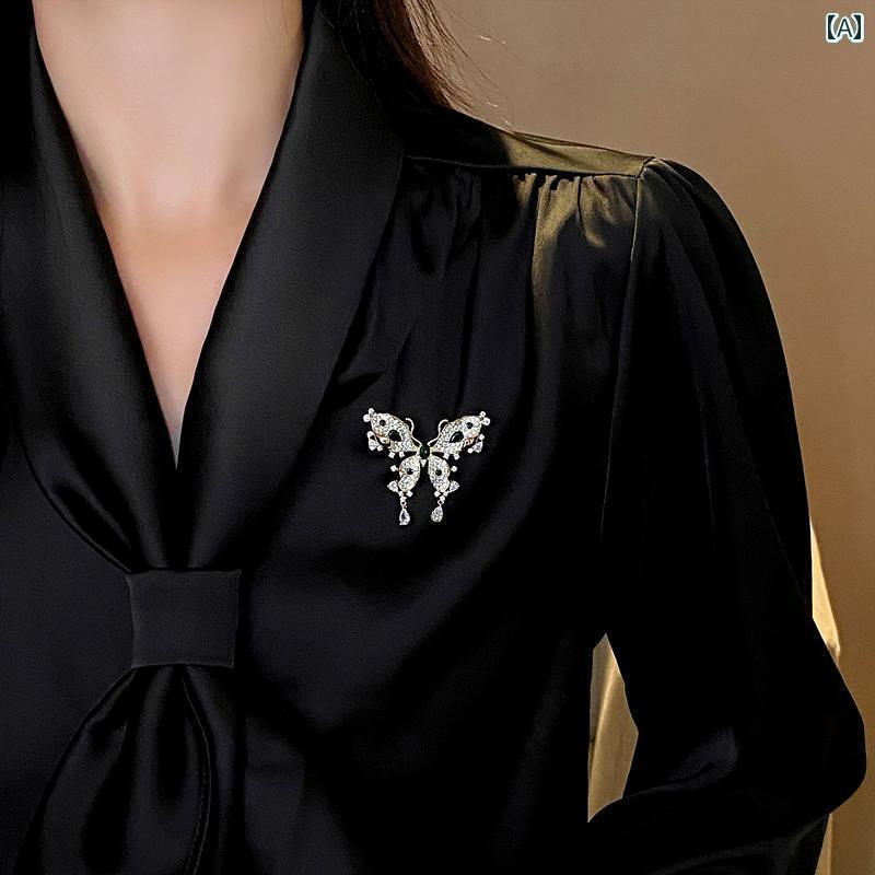 ブローチ フォーマル セレモニー 入学式 卒業式 卒園 レディース 華やか キラキラ 上品 エレガント ストーン 蝶 秋冬 コート アクセサリー コサージュ ピ...
