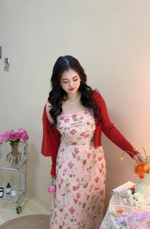 大きめサイズ レディース おしゃれ ファッション カジュアル 上品 フェミニン デート 女子会 普段使い 桜 赤 優しく 上 花柄 肩ひも スカート 美白 夏