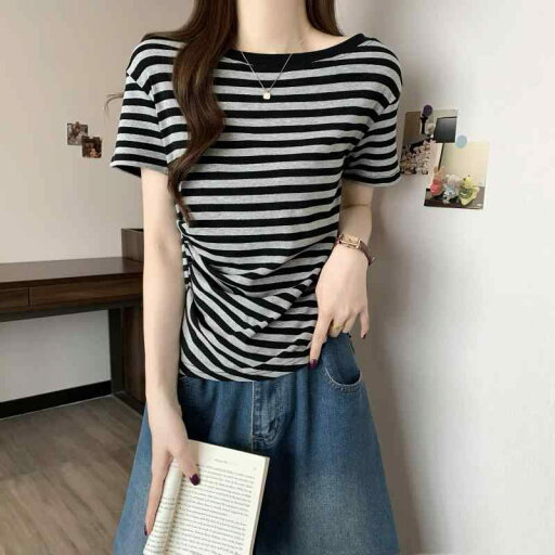 大きめサイズ レディース 夏 ストライプ 不規則 プリーツ 半袖 Tシャツ 服 スリム 体型カバー スボ ティング シャツ 大きめサイズ レディース 夏 ストライプ 不規則 プリーツ 半袖 Tシャツ 服 スリム 体型カバー スボ ティング シャツ