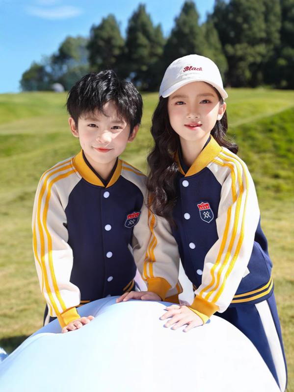 ・カテゴリ: 制服・スクールユニフォーム・対象年齢: 8歳以上（身長140cm以上）・対象性別: ユニセックス（男女兼用）・前開き: シングルブレスト・・スタイル: スポーティ、セットアップ、カーディガン、バイカラー、ブリティッシュスタイル、親子コーデ、トレンドスタイル・主な素材: 綿 58.1%・基準: クラスB・フード: フードなし・セット内容: 長袖＋パンツ・カラー展開: ネイビー（2点セット）、ネイビー（3点セット）・サイズ展開: 100cm、110cm、120cm、130cm、140cm、150cm、160cm、170cm、180cm、190cm