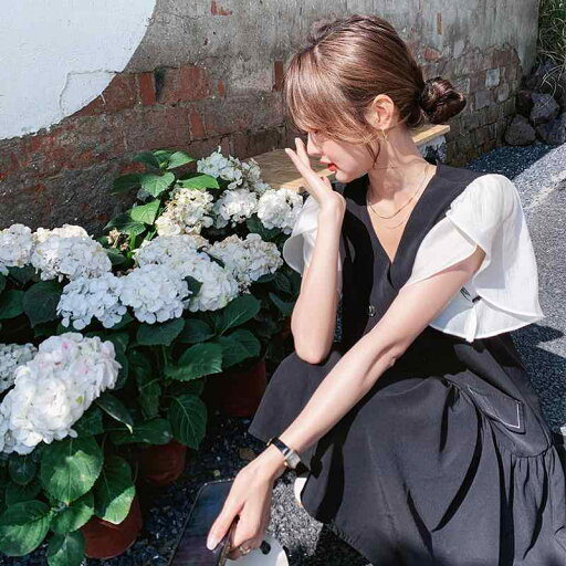 ワンピース レディース Vネック シフォン フリル Aライン ロング丈 半袖 ハイウエスト 低身長向け フレンチ エレガント 通勤 黒 春夏 ワンピース レディース Vネック シフォン フリル Aライン ロング丈 半袖 ハイウエスト 低身長向け フレンチ エレガント 通勤 黒 春夏