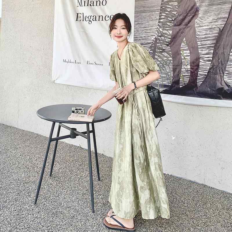 ワンピース レディース グリーン 絞り染め Vネック 半袖 パフスリーブ ロング丈 マキシ丈 体型カバー 細見え Aライン ゆったり フレンチデザイン エレガント 上品 春夏