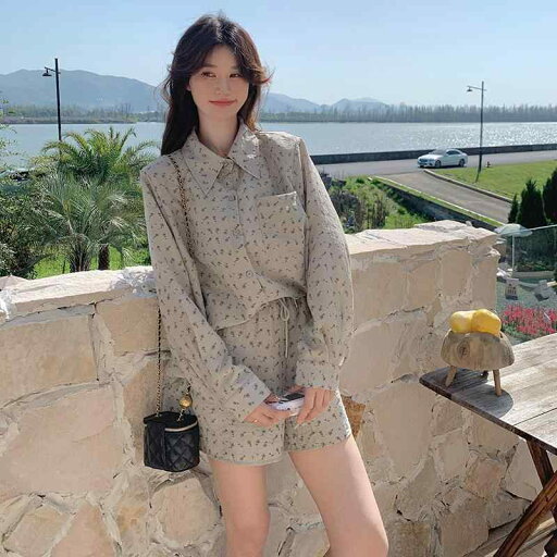 セットアップ レディース シャツ ブラウス 花柄 ショートパンツ UVカット 日焼け対策 リラックス ナチュラル きれいめ 大人カジュアル 2点セット ポリエステル アプリコット 春夏 セットアップ レディース シャツ ブラウス 花柄 ショートパンツ UVカット 日焼け対策 リラックス ナチュラル きれいめ 大人カジュアル 2点セット ポリエステル アプリコット 春夏