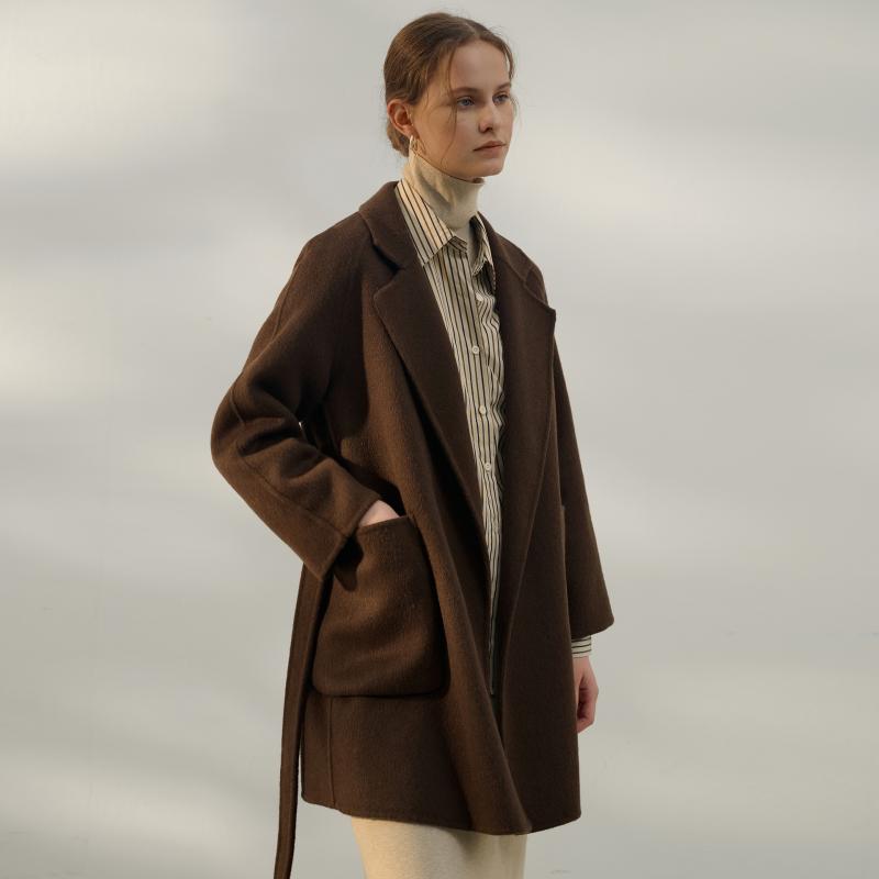 コート レディース 秋冬 レトロ 上品 ウール ロング丈 オーバーサイズ 厚手 無地 ラペルカラー サイドポケット ウエストマークベルト付き ブラウン ベージュ...