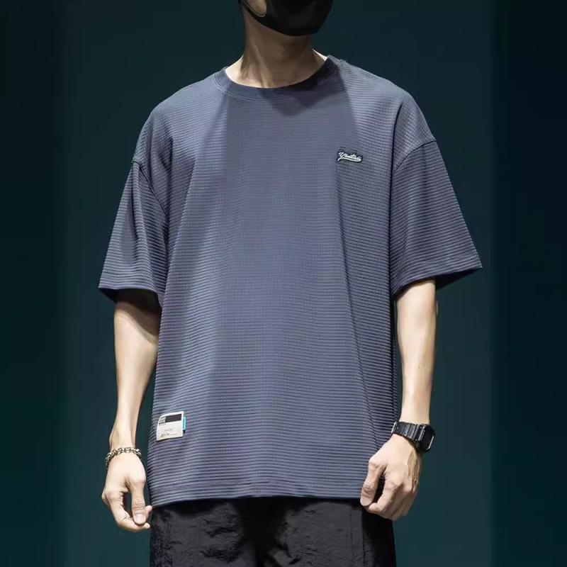 ・カテゴリ: Tシャツ・性別: メンズ・主な素材: ナイロン84%・厚さ: 薄手・重さ: 約230g・機能: 透湿性・スタイル: トレンド・フィット: ルーズ・デザイン: プルオーバー・デザイン詳細: 徽章・柄: 無地・柄のテーマ: クリエイティブ・加工: ノーアイロン加工・ネックライン: クルーネック・袖丈: 半袖・袖のタイプ: レギュラー・着用シーン: カジュアル・カラー展開: グレー、ブラック・サイズ展開: M、L、XL、XXL、3XL、4XL、5XL