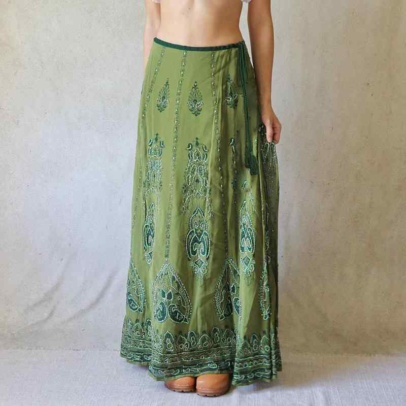 スカート レディース 森ガール風 ナチュラル 個性的 レトロ ヴィンテージ風 プリント 配色切り替え エスニック風 ローウエスト ウエストリボン フレア ロング丈 マキシ丈 着痩せ効果 ポリエステル ポリウレタン 春夏 グリーン