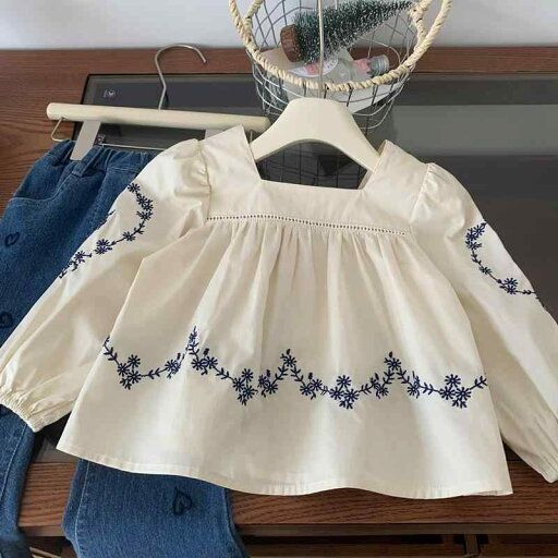 キッズ 女の子 セットアップ 韓国 刺繍 スクエアネック 長袖 ブラウス アプリコット デニム パンツ ブルー 春秋 ゆったり 綿混 カジュアル キッズ 女の子 セットアップ 韓国 刺繍 スクエアネック 長袖 ブラウス アプリコット デニム パンツ ブルー 春秋 ゆったり 綿混 カジュアル