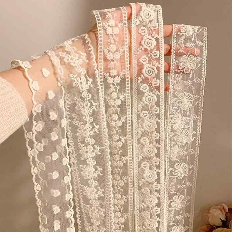 スカーフ レディース 女性用 ホワイト 小花柄 レース 高級感 エレガント ロング 多機能 ネック ヘアバ..