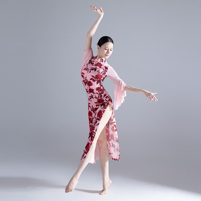 チャイナドレス レディース ダンスウェア 切り替え 小花ローズ柄 ワイドスリーブ ドレープ感 レトロ 中国風 漢服 古典舞踊服 ステージ衣装 ポリエステル ピンク 秋冬