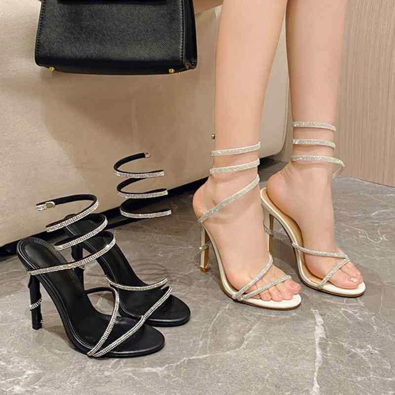 サンダル レディース エレガント ハイヒール ピンヒール ラインストーン 蛇モチーフ アンクルストラップ PUレザー 美脚 セクシー 大人女子 パーティー 結婚式 春夏 ブラック ホワイト