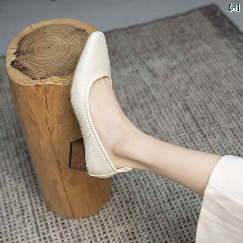 パンプス レディース 女性用 ポインテッドトゥ ハイヒール チャンキーヒール 太ヒール 浅履き オフィス ビジネス 通勤 フレンチスタイル エレガント 美脚 ブラック 黒 大きいサイズ 合成皮革
