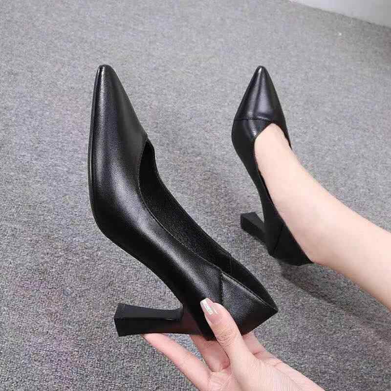 パンプス レディース 女性用 春夏 ポインテッドトゥ 浅履き ピンヒール ハイヒール オフィス 通勤 ビジネス ブラック 黒 シンプル 万能