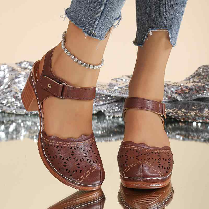 サンダル レディース パンプス風 つま先カバー バックストラップ 太ヒール 厚底 ラウンドトゥ レトロ カットアウト 大きいサイズ 合皮 普段使い 春夏