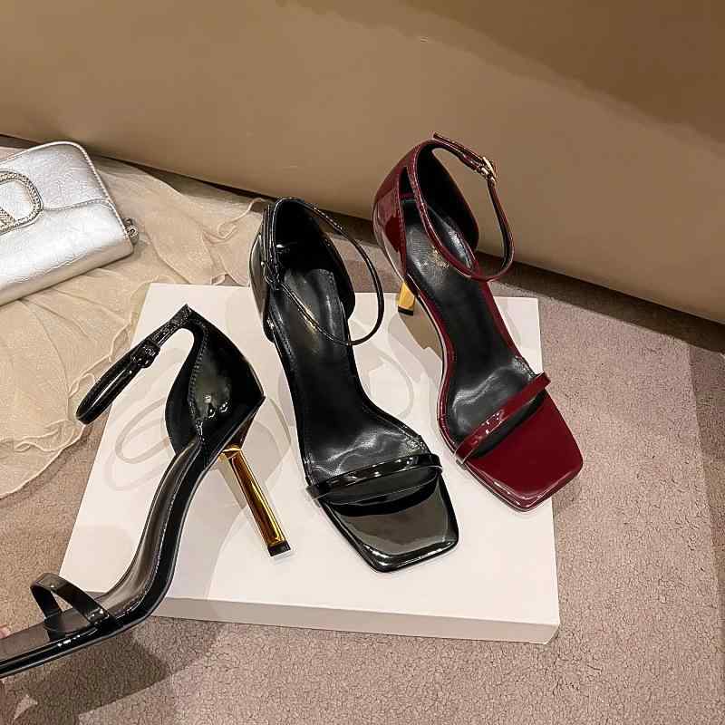 サンダル レディース ブラック エナメル 牛革 豚革 ワンストラップ スクエアトゥ 6-8cmヒール 細ヒール ゴールドヒール フレンチスタイル エレガント 美脚 バックル 大きいサイズ 春夏