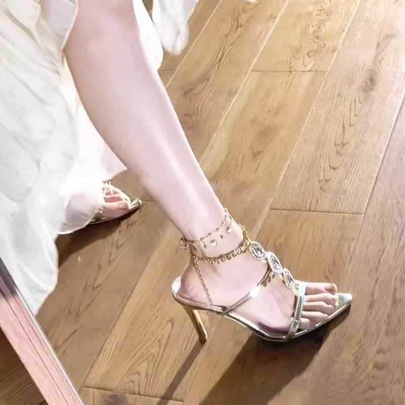 サンダル レディース 女性用 ポインテッドトゥ つま先開き クリスタル細ヒール ハイヒール エナメル アンクルストラップ ラインストーン チェーン ローマ パーティー 結婚式 二次会 美脚 脚長効果 春夏 ゴールド