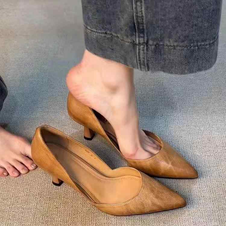 パンプス レディース ポインテッドトゥ ピンヒール フレンチレトロ調 浅履き 合成皮革 スリッポン ブラウン 上品 エレガント 普段使い オフィス 春夏