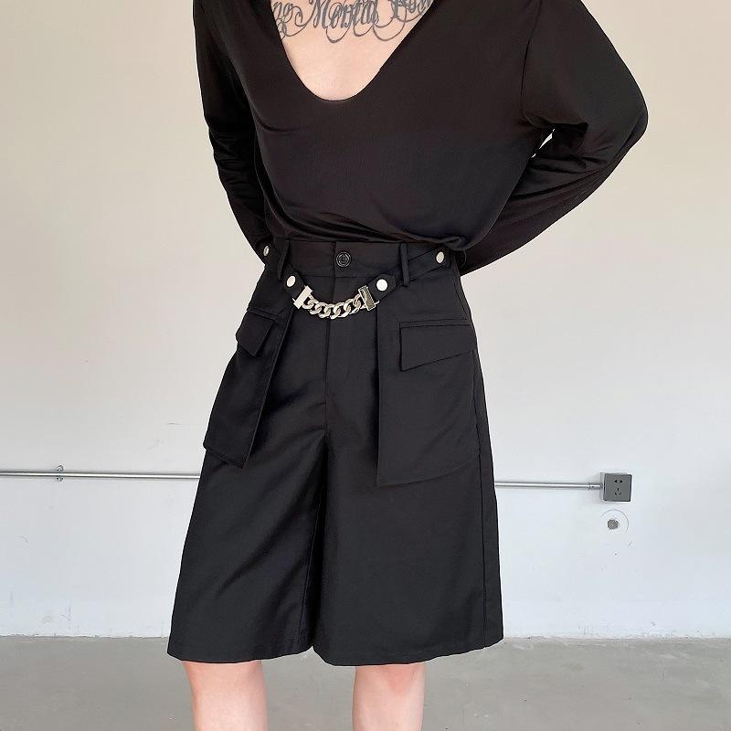 カーゴパンツ メンズ 男性用 ワイドシルエット ハーフ丈 五分丈 ミドルウエスト 無地 メタルチェーン装飾 ビッグポケット テックウェア モード系 カジュアル ストリート ポリエステル混紡 ノンストレッチ ブラック 春夏