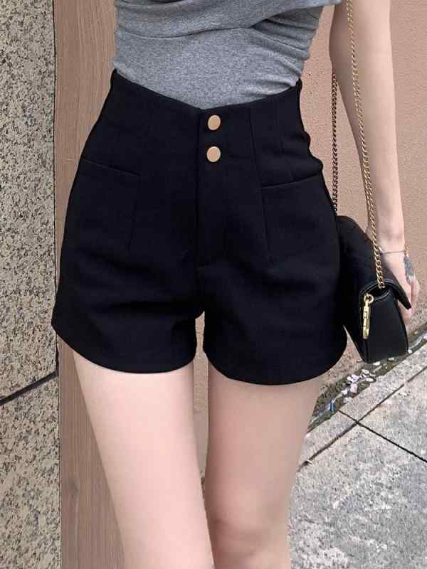 ショートパンツ レディース ハイウエスト Aライン 黒 ブラック 着痩せ 細見え 着回し 万能 普段使い カジュアル オフィス 通勤 きれいめ フェミニン 再生繊維 ストレッチ 伸縮性 薄手 しわになりにくい 接触冷感 春夏