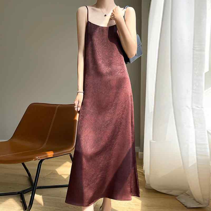 ワンピース レディース 春夏 エレガント 上品 新チャイナ風 ジャガード織り オフショルダーネック 細ストラップ キャミソール ノースリーブ ロング丈 マキシ丈 アセテートサテン ドレープ感 プルオーバー