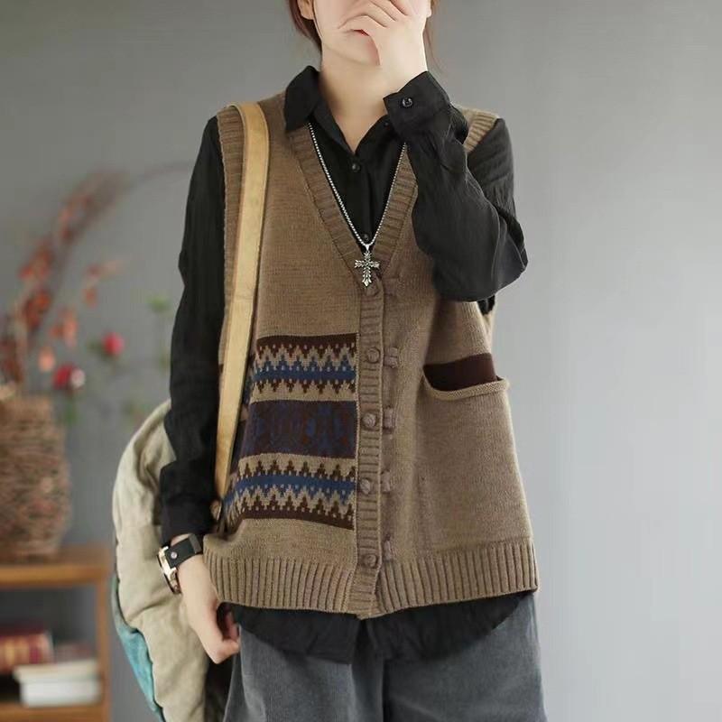 V-Neck - ニットベスト レディース Vネック 提花柄 ポケット 前開き ボタン ゆったり 大きいサイズ レトロ エスニック 綿混 ポリエステル 春夏 着回し カジュアル おしゃれ カーキ ブラウン ネイビー