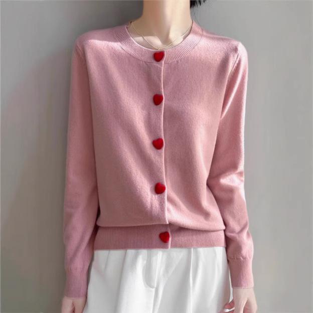 ニット レディース ラウンドネック カーディガン 長袖 ハートボタン フェミニン 春夏 トップス オフィ..
