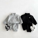キッズ 男の子 女の子 韓国ファッション ハイネック アルファベット柄 ロゴプリント 裏起毛 保温 暖かい 綿 コットン 長袖 長ズボン 上下セットアップ 通学 普段使い 冬 グレー ブラック