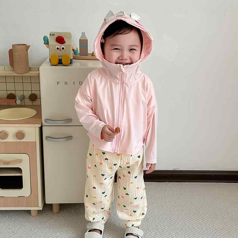 子供服 キッズ 女の子 UVカットパーカー 接触冷感 フード付き 薄手 日焼け対策アウター ジップアップ 軽量 吸湿速乾 夏 サマー 普段使い レジャー ナイロン 再生繊維 ピンク アプリコット パープル グリーン