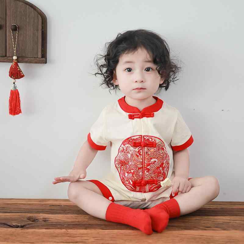 ・カテゴリ: ロンパース・スタイル: 中国風・主な素材: 綿92.2%・開閉: プルオーバー・袖丈: 半袖・厚さ: 薄手・性別: ユニセックス・対象月齢: 0〜12ヶ月頃・カラー: レッド・サイズ展開: 66cm, 73cm, 80cm, 90cm