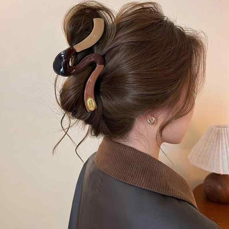 ヘアクリップ レディース マイヤールカラー バイカラー ウェーブ バンスクリップ 個性的 高級感 樹脂製..