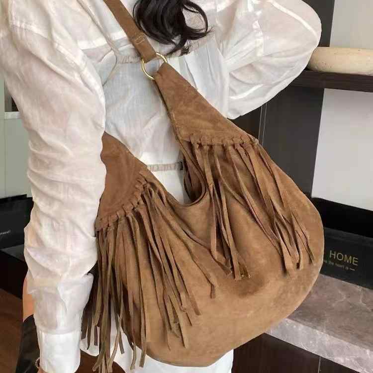 バッグ レディース 高級感 個性的 他と被らない 大容量 フリンジ フェイクスエード トートバッグ ソフト ファスナー開閉 内ポケット 楕円形 通勤 普段使い アメリカン廃退風 マイラードカラー 欧米レトロ ブラウン 春夏