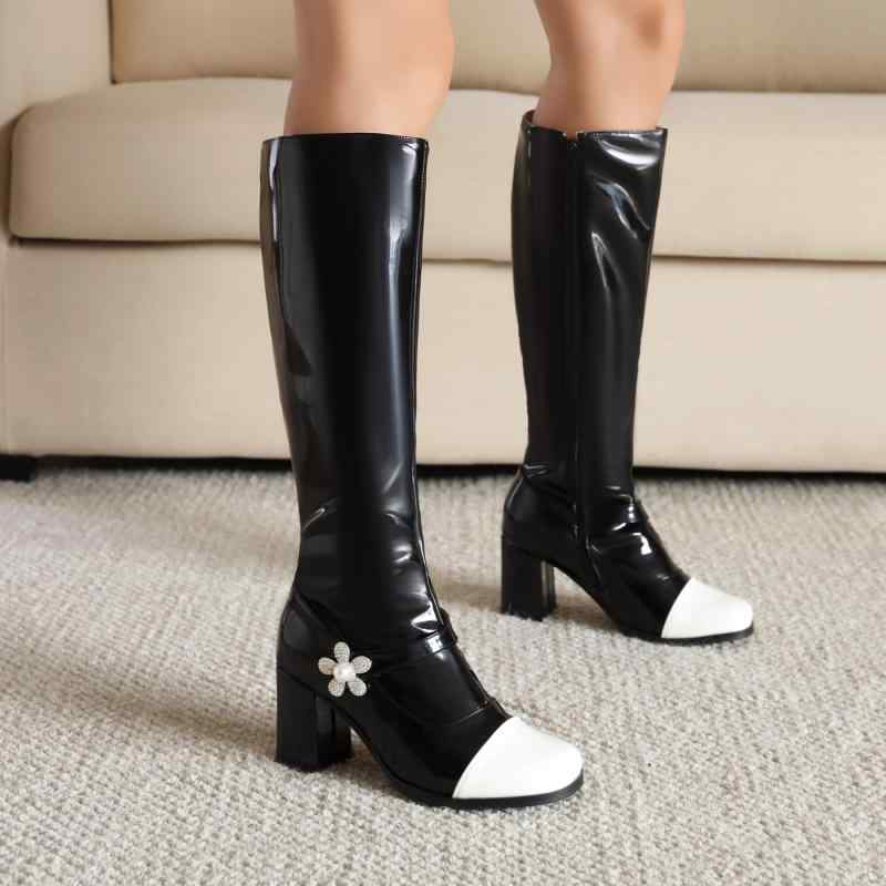 ブーツ レディース 秋冬 ロングブーツ チャンキーヒール 太ヒール スクエアトゥ ラインストーン フラワー 花飾り エナメル パテントレザー 配色 切り替え フェイクレザー 合成皮革 幅広いサイズ対応