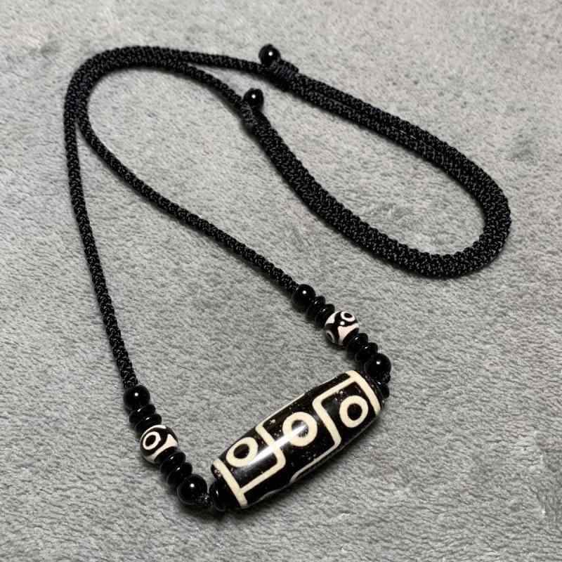 ネックレス メンズ レディース チベット 九眼天珠 ペンダント 瑪瑙 ガーネット 石 ブラック ホワイト レトロ アンティーク調 中国風 お守り 開運 魔除け アクセサリー