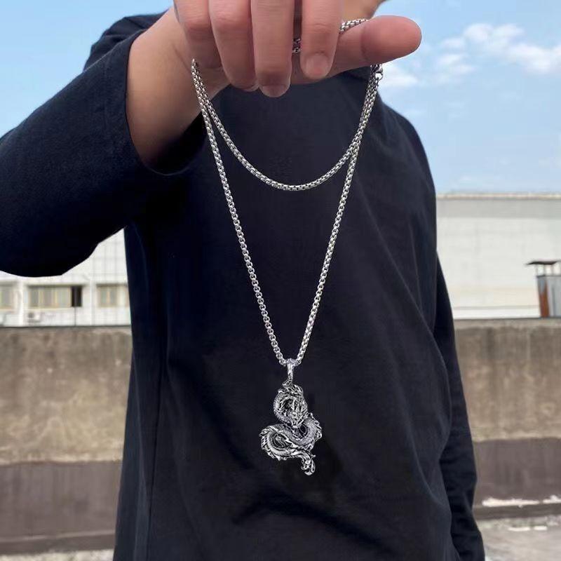 ネックレス メンズ 中国龍 ドラゴン 辰モチーフ ペンダント ステンレス レトロ ヴィンテージ風 ヒップホップ ストリート系 ロングネックレス 普段使い 存在感