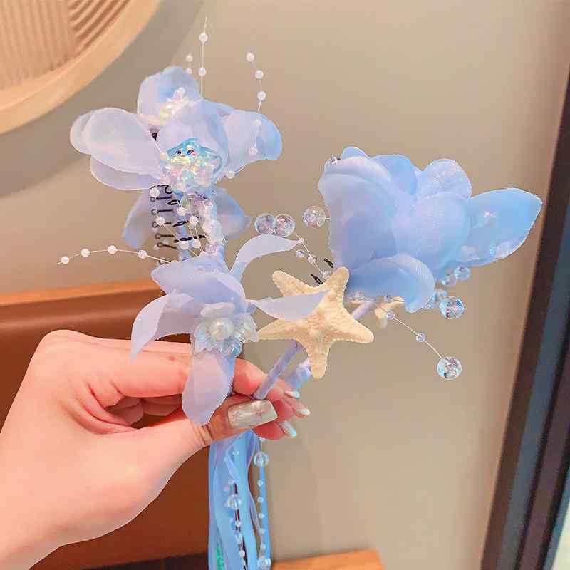 カチューシャ キッズ 女の子 ブルー プリンセス 花冠 フラワーリース リボン 編み込み ヘアバンド 髪飾..