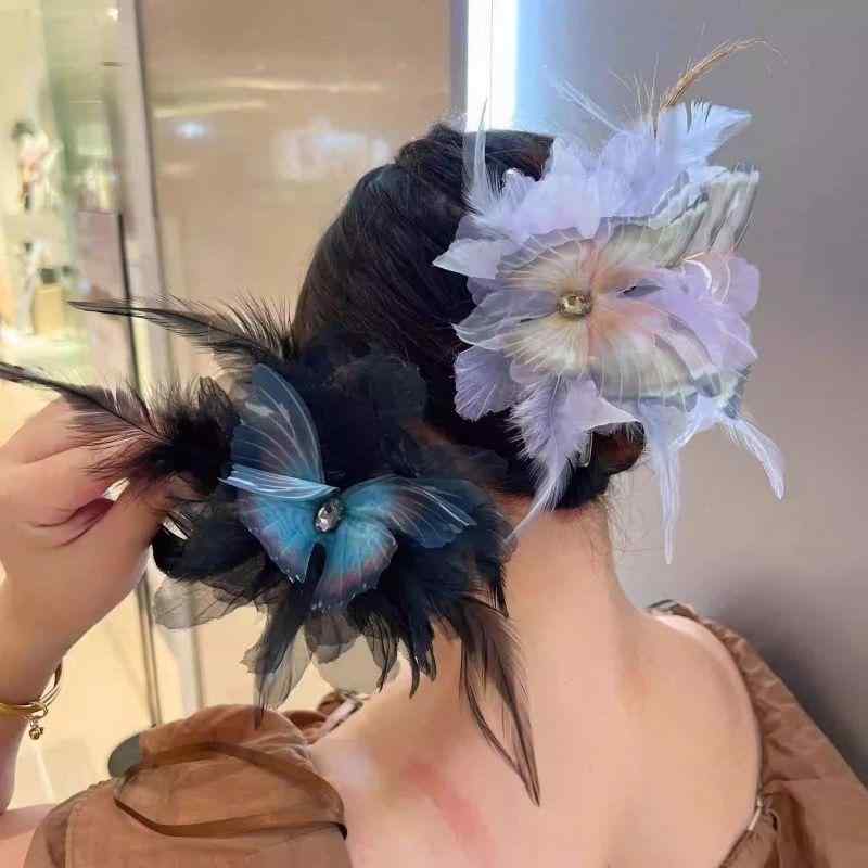 バンスクリップ レディース 羽毛 リボン 蝶 バタフライ 大きめ 後頭部 プリンセスヘア 髪飾り 髪留め かわいい スイート 高級感 春夏 ..