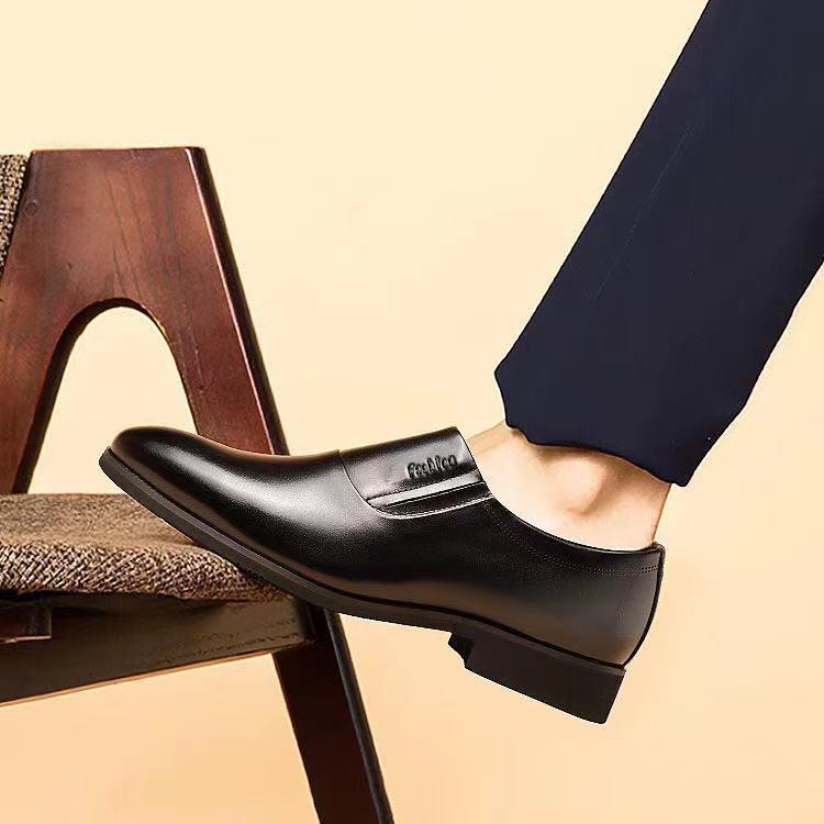 ローファー メンズ 本革 牛革 スリッポン ラウンドトゥ ビジネス フォーマル カジュアル 普段使い オフィス 通勤 高級感 上質 ソフトソール 柔らかい クッション性 通気性 耐摩耗性 ブラック 無地